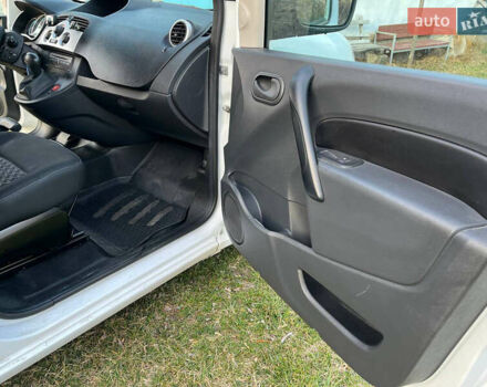 Белый Рено Кенгу, объемом двигателя 0 л и пробегом 29 тыс. км за 4999 $, фото 19 на Automoto.ua