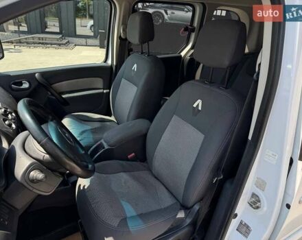 Белый Рено Кенгу, объемом двигателя 1.46 л и пробегом 185 тыс. км за 7300 $, фото 14 на Automoto.ua