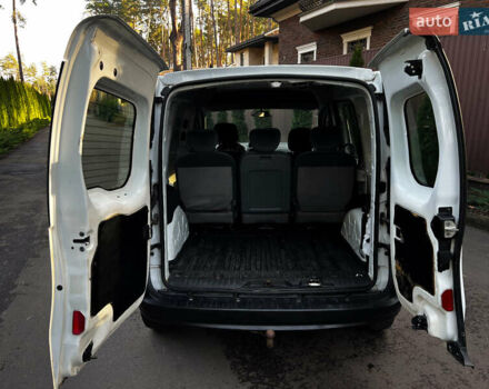 Белый Рено Кенгу, объемом двигателя 1.5 л и пробегом 188 тыс. км за 4950 $, фото 7 на Automoto.ua