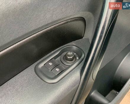 Білий Рено Кєнгу, об'ємом двигуна 1.5 л та пробігом 260 тис. км за 7490 $, фото 16 на Automoto.ua