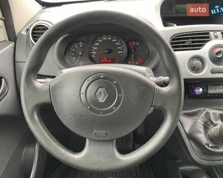 Білий Рено Кєнгу, об'ємом двигуна 1.6 л та пробігом 188 тис. км за 8990 $, фото 13 на Automoto.ua