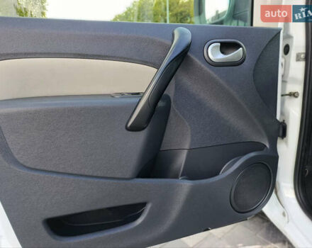 Білий Рено Кєнгу, об'ємом двигуна 1.6 л та пробігом 224 тис. км за 7999 $, фото 11 на Automoto.ua