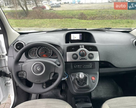 Білий Рено Кєнгу, об'ємом двигуна 0 л та пробігом 216 тис. км за 8200 $, фото 3 на Automoto.ua