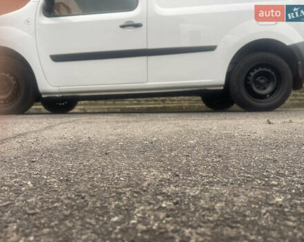 Белый Рено Кенгу, объемом двигателя 1.5 л и пробегом 202 тыс. км за 6400 $, фото 12 на Automoto.ua