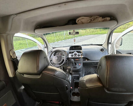 Белый Рено Кенгу, объемом двигателя 1.5 л и пробегом 205 тыс. км за 7500 $, фото 19 на Automoto.ua