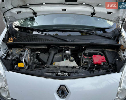Белый Рено Кенгу, объемом двигателя 1.5 л и пробегом 188 тыс. км за 4950 $, фото 15 на Automoto.ua