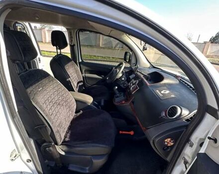 Белый Рено Кенгу, объемом двигателя 1.46 л и пробегом 243 тыс. км за 8600 $, фото 12 на Automoto.ua