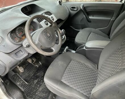 Білий Рено Кєнгу, об'ємом двигуна 1.5 л та пробігом 300 тис. км за 4950 $, фото 12 на Automoto.ua