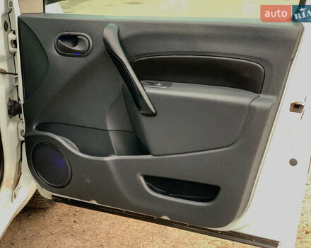 Білий Рено Кєнгу, об'ємом двигуна 1.5 л та пробігом 260 тис. км за 7490 $, фото 17 на Automoto.ua