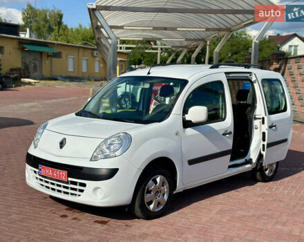 Белый Рено Кенгу, объемом двигателя 1.6 л и пробегом 174 тыс. км за 8650 $, фото 12 на Automoto.ua