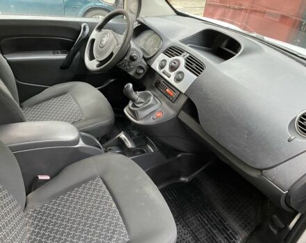 Білий Рено Кєнгу, об'ємом двигуна 1.5 л та пробігом 300 тис. км за 4950 $, фото 13 на Automoto.ua