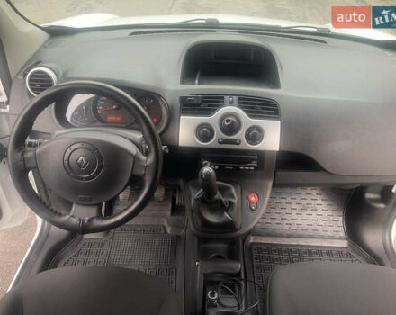 Белый Рено Кенгу, объемом двигателя 1.5 л и пробегом 202 тыс. км за 6400 $, фото 25 на Automoto.ua