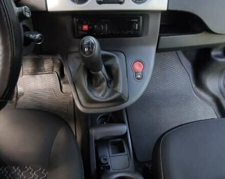 Белый Рено Кенгу, объемом двигателя 1.46 л и пробегом 240 тыс. км за 5300 $, фото 9 на Automoto.ua