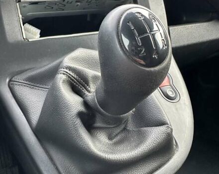 Белый Рено Кенгу, объемом двигателя 1.6 л и пробегом 161 тыс. км за 4600 $, фото 25 на Automoto.ua