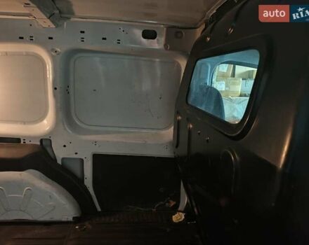 Белый Рено Кенгу, объемом двигателя 1.46 л и пробегом 267 тыс. км за 7500 $, фото 15 на Automoto.ua