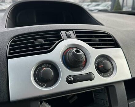 Белый Рено Кенгу, объемом двигателя 1.6 л и пробегом 161 тыс. км за 4600 $, фото 23 на Automoto.ua