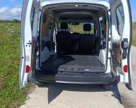 Белый Рено Кенгу, объемом двигателя 1.46 л и пробегом 240 тыс. км за 5300 $, фото 11 на Automoto.ua