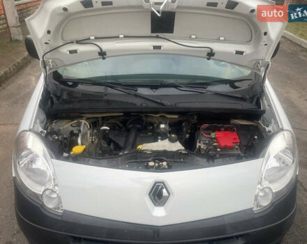 Белый Рено Кенгу, объемом двигателя 1.5 л и пробегом 202 тыс. км за 6400 $, фото 27 на Automoto.ua