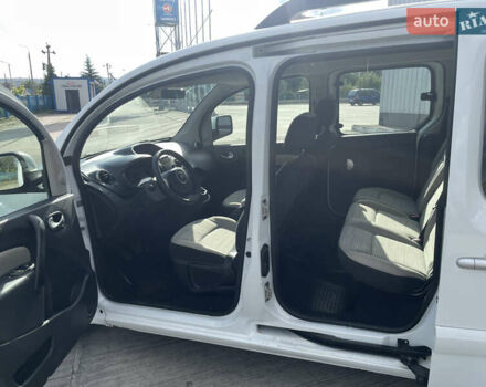 Белый Рено Кенгу, объемом двигателя 1.5 л и пробегом 216 тыс. км за 8300 $, фото 12 на Automoto.ua