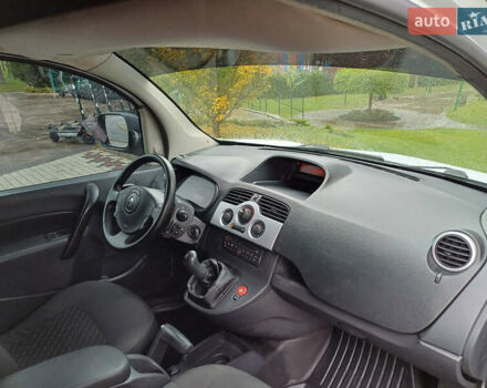 Білий Рено Кєнгу, об'ємом двигуна 1.5 л та пробігом 273 тис. км за 5200 $, фото 8 на Automoto.ua