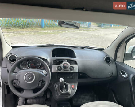 Белый Рено Кенгу, объемом двигателя 1.5 л и пробегом 216 тыс. км за 8300 $, фото 1 на Automoto.ua