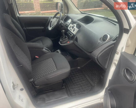 Белый Рено Кенгу, объемом двигателя 1.5 л и пробегом 202 тыс. км за 6400 $, фото 22 на Automoto.ua