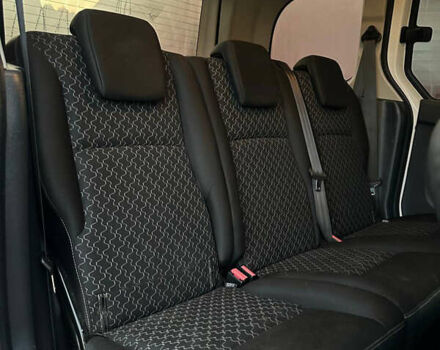 Белый Рено Кенгу, объемом двигателя 1.46 л и пробегом 140 тыс. км за 8999 $, фото 8 на Automoto.ua