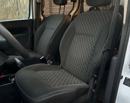 Белый Рено Кенгу, объемом двигателя 1.46 л и пробегом 140 тыс. км за 8999 $, фото 15 на Automoto.ua