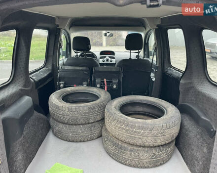 Белый Рено Кенгу, объемом двигателя 1.5 л и пробегом 374 тыс. км за 5700 $, фото 17 на Automoto.ua