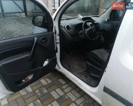 Белый Рено Кенгу, объемом двигателя 1.5 л и пробегом 260 тыс. км за 6500 $, фото 35 на Automoto.ua