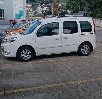 Белый Рено Кенгу, объемом двигателя 1.5 л и пробегом 195 тыс. км за 9900 $, фото 7 на Automoto.ua