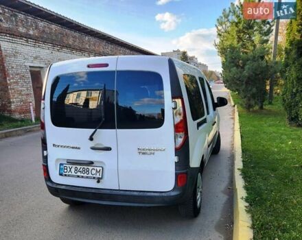 Рено Кєнгу 2013 у Хмельницькому на Automoto.ua Білий Рено Кєнгу, об'ємом двигуна 1.46 л та пробігом 201 тис. км за 10800 $, фото 6 на Automoto.ua