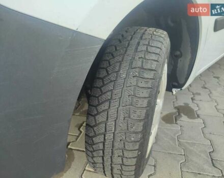 Рено Кенгу 2013 в Сумах на Automoto.ua Белый Рено Кенгу, объемом двигателя 1.46 л и пробегом 343 тыс. км за 8800 $, фото 6 на Automoto.ua