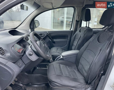 Белый Рено Кенгу, объемом двигателя 1.5 л и пробегом 374 тыс. км за 5700 $, фото 9 на Automoto.ua