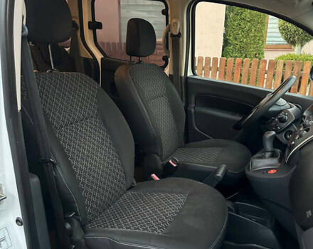 Белый Рено Кенгу, объемом двигателя 1.46 л и пробегом 140 тыс. км за 8999 $, фото 12 на Automoto.ua