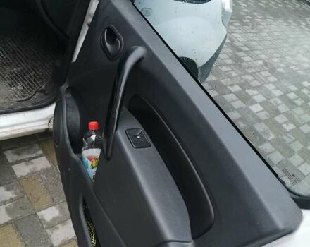 Белый Рено Кенгу, объемом двигателя 1.5 л и пробегом 260 тыс. км за 6500 $, фото 22 на Automoto.ua