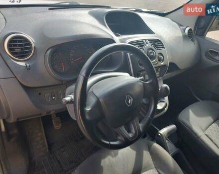 Белый Рено Кенгу, объемом двигателя 1.46 л и пробегом 253 тыс. км за 6999 $, фото 12 на Automoto.ua
