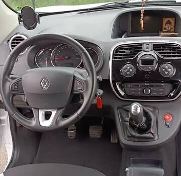 Белый Рено Кенгу, объемом двигателя 1.5 л и пробегом 195 тыс. км за 9900 $, фото 3 на Automoto.ua