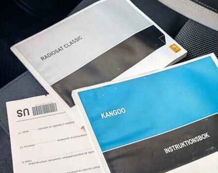 Белый Рено Кенгу, объемом двигателя 1.5 л и пробегом 271 тыс. км за 8600 $, фото 77 на Automoto.ua