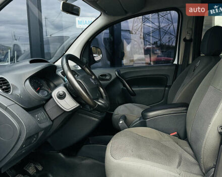 Білий Рено Кєнгу, об'ємом двигуна 1.5 л та пробігом 230 тис. км за 7800 $, фото 16 на Automoto.ua