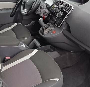 Белый Рено Кенгу, объемом двигателя 1.5 л и пробегом 195 тыс. км за 9900 $, фото 2 на Automoto.ua