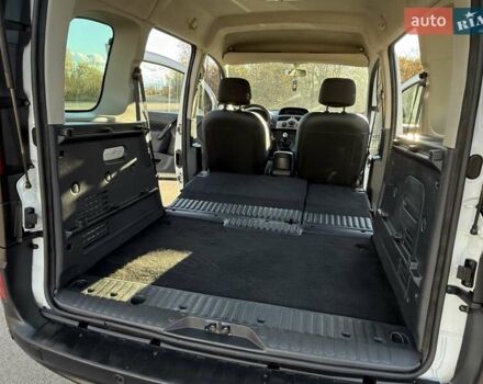 Белый Рено Кенгу, объемом двигателя 1.46 л и пробегом 231 тыс. км за 7750 $, фото 12 на Automoto.ua