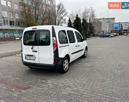 Белый Рено Кенгу, объемом двигателя 1.46 л и пробегом 312 тыс. км за 8600 $, фото 4 на Automoto.ua