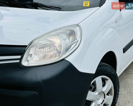 Білий Рено Кєнгу, об'ємом двигуна 1.5 л та пробігом 230 тис. км за 7800 $, фото 2 на Automoto.ua