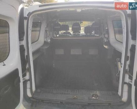 Рено Кенгу 2013 в Сумах на Automoto.ua Белый Рено Кенгу, объемом двигателя 1.46 л и пробегом 343 тыс. км за 8800 $, фото 11 на Automoto.ua