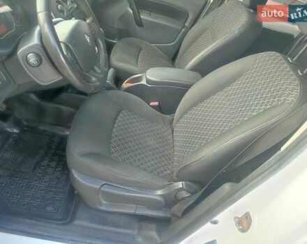 Рено Кенгу 2013 в Сумах на Automoto.ua Белый Рено Кенгу, объемом двигателя 1.46 л и пробегом 343 тыс. км за 8800 $, фото 8 на Automoto.ua