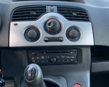 Білий Рено Кєнгу, об'ємом двигуна 1.46 л та пробігом 303 тис. км за 5500 $, фото 6 на Automoto.ua