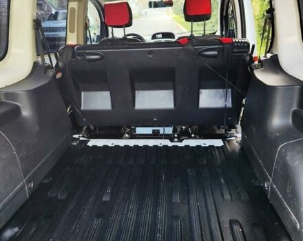 Рено Кєнгу 2013 у Хмельницькому на Automoto.ua Білий Рено Кєнгу, об'ємом двигуна 1.46 л та пробігом 201 тис. км за 10800 $, фото 7 на Automoto.ua