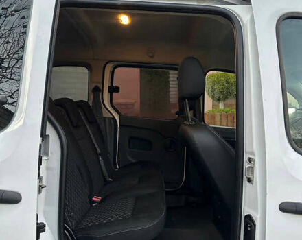 Белый Рено Кенгу, объемом двигателя 1.46 л и пробегом 140 тыс. км за 8999 $, фото 7 на Automoto.ua