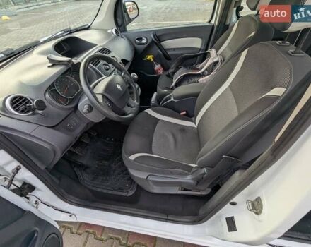 Белый Рено Кенгу, объемом двигателя 1.5 л и пробегом 205 тыс. км за 7500 $, фото 5 на Automoto.ua